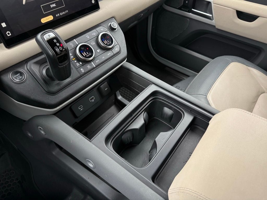 2023 Land Rover Defender 130 X-Dynamic SE