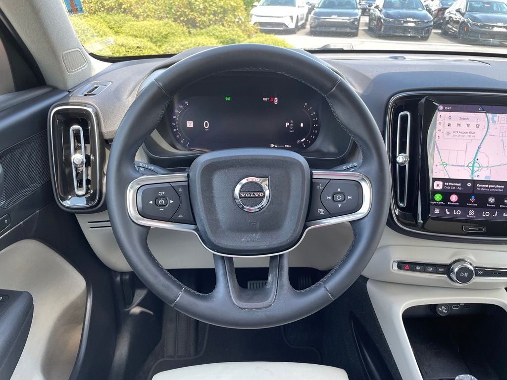 2023 Volvo XC40 B5 Plus Bright Theme