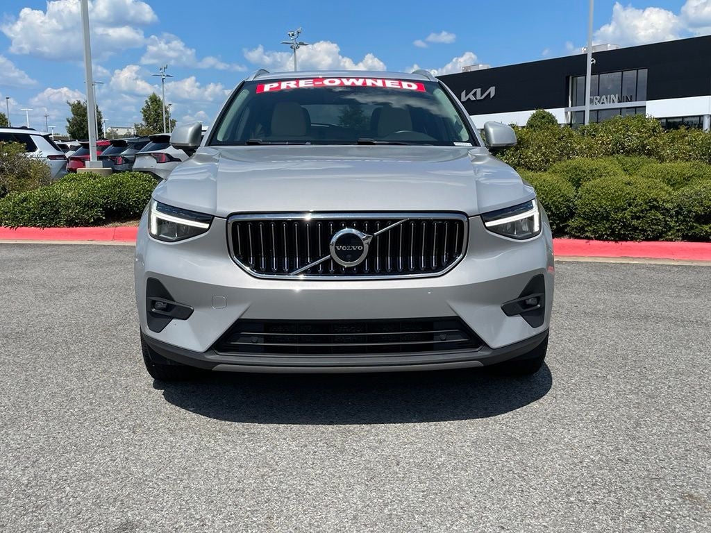 2023 Volvo XC40 B5 Plus Bright Theme