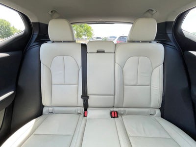 2023 Volvo XC40 B5 Plus Bright Theme