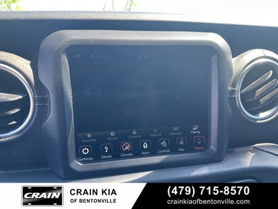 2018 Jeep Wrangler Unlimited Sahara - 4WD / ONE OWNER / LIFTED!