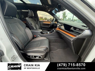 2025 Jeep Grand Cherokee L Summit - 4WD / PANORAMIC SUNROOF