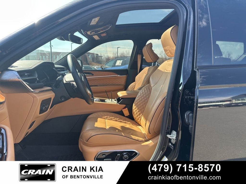 2023 Jeep Grand Cherokee L Summit - 4WD / PANORAMIC SUNROOF / ONE OWNER