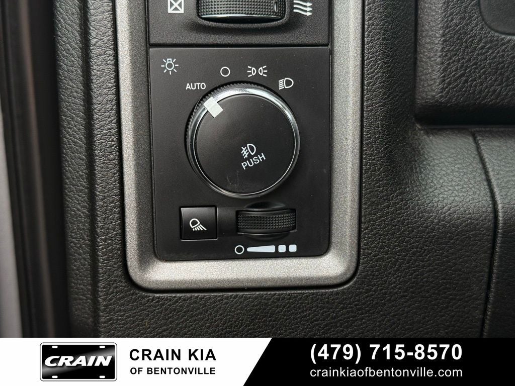 2021 RAM 1500 Classic Tradesman - CLEAN CARFAX / ONE OWNER / LOW MILES!