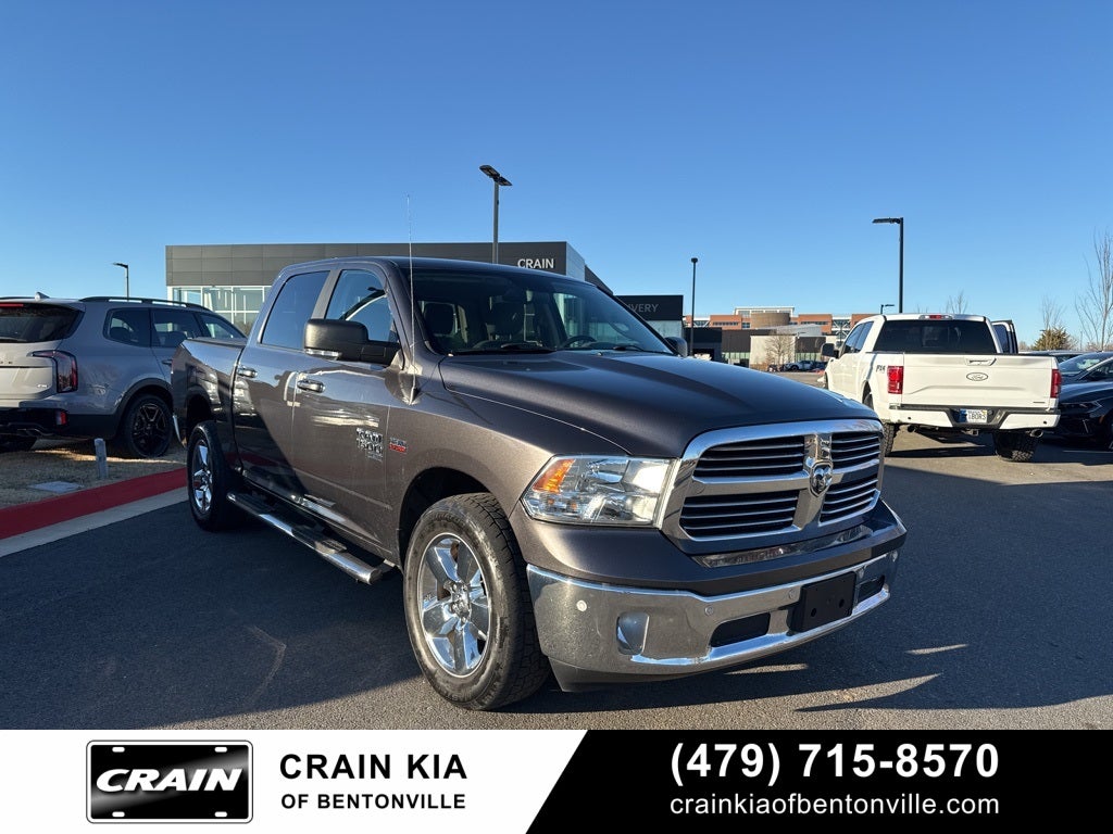 2019 RAM 1500 Classic SLT - 4WD / CLEAN CARFAX
