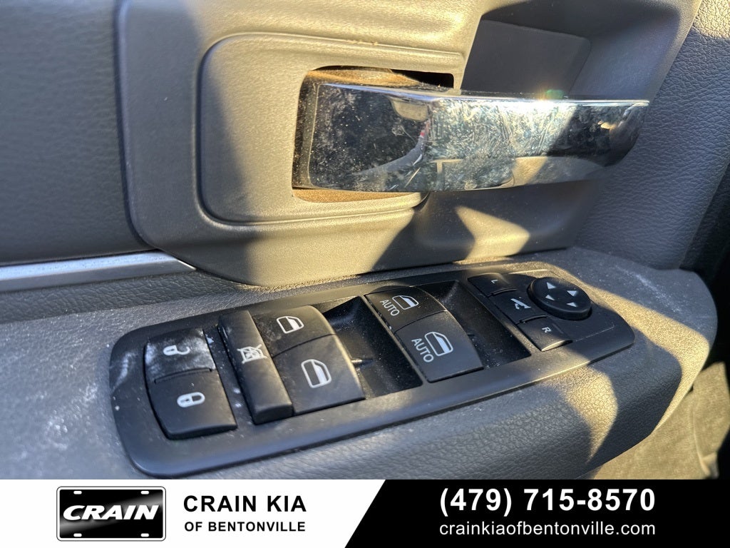 2019 RAM 1500 Classic SLT - 4WD / CLEAN CARFAX