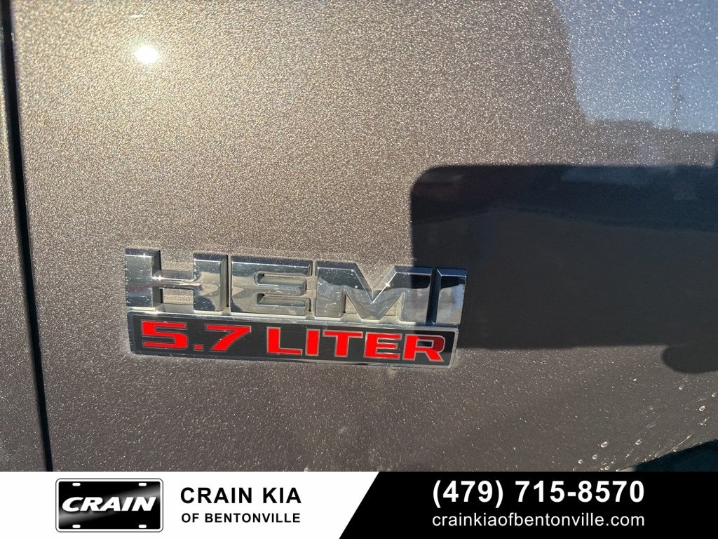 2019 RAM 1500 Classic SLT - 4WD / CLEAN CARFAX