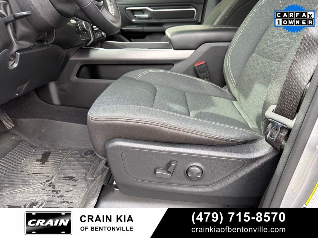 2025 RAM 1500 Big Horn/Lone Star - 4WD / PANORAMIC SUNROOF / ONE OWNER