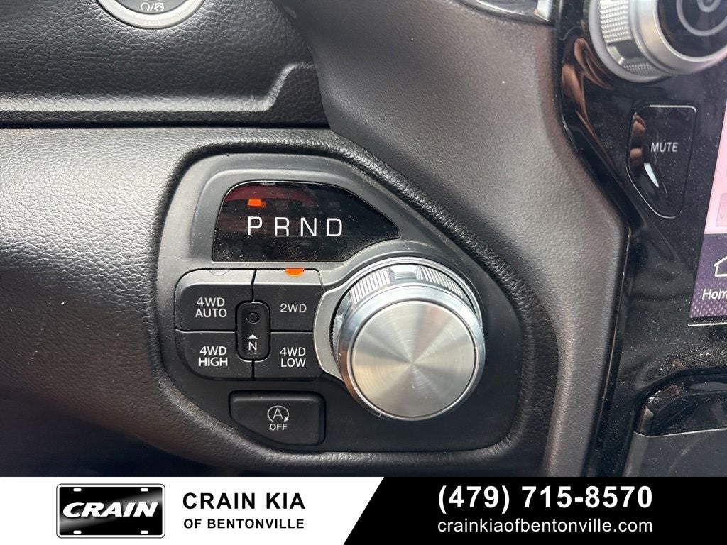 2025 RAM 1500 Laramie - 4WD / CLEAN CARFAX