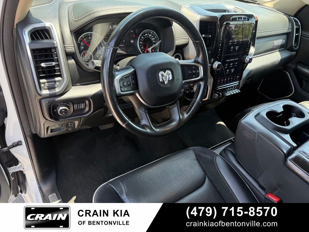 2021 RAM 1500 Laramie - 4WD / PANORAMIC SUNROOF / CLEAN CARFAX