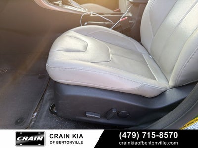 2018 Ford Focus Titanium - SUNROOF / CLEAN CARFAX / LOW MILES!