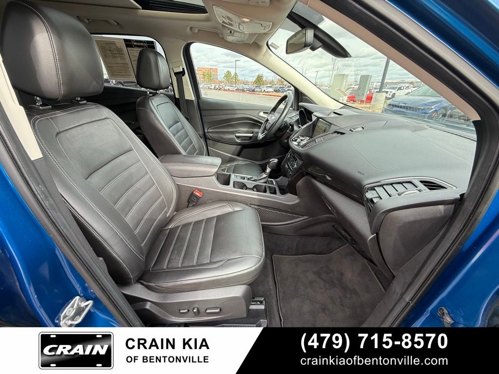 2017 Ford Escape Titanium - PANORAMIC SUNROOF / CLEAN CARFAX