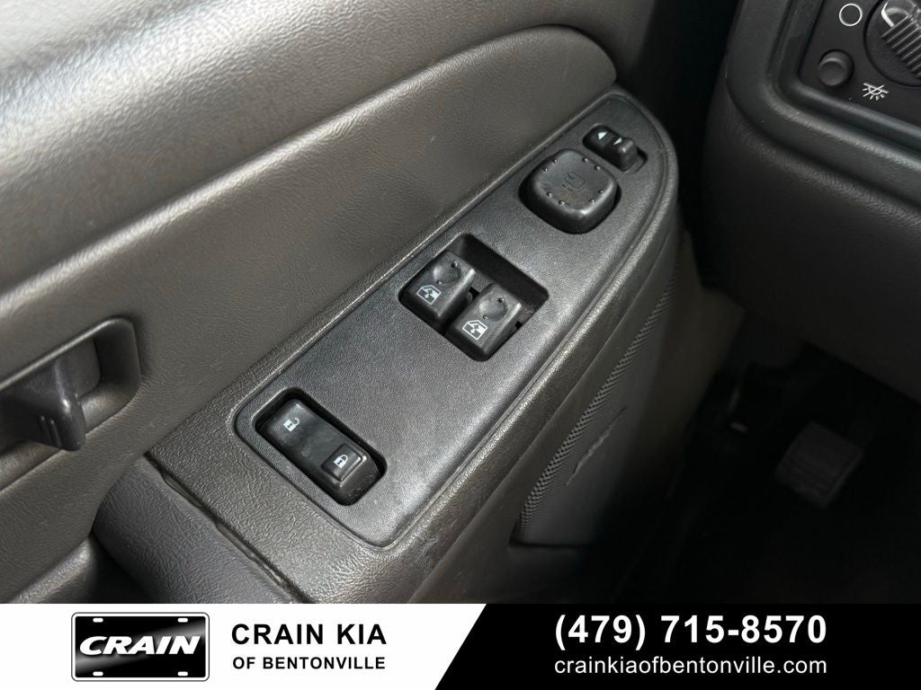 2005 Chevrolet Silverado 1500 Z71 Style Side - 4WD / CLEAN CARFAX