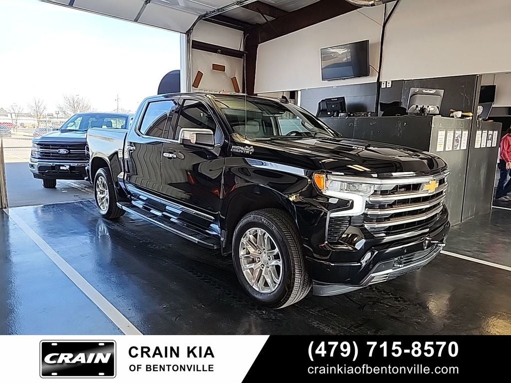 2022 Chevrolet Silverado 1500 High Country - 4WD / SUNROOF / ONE OWNER