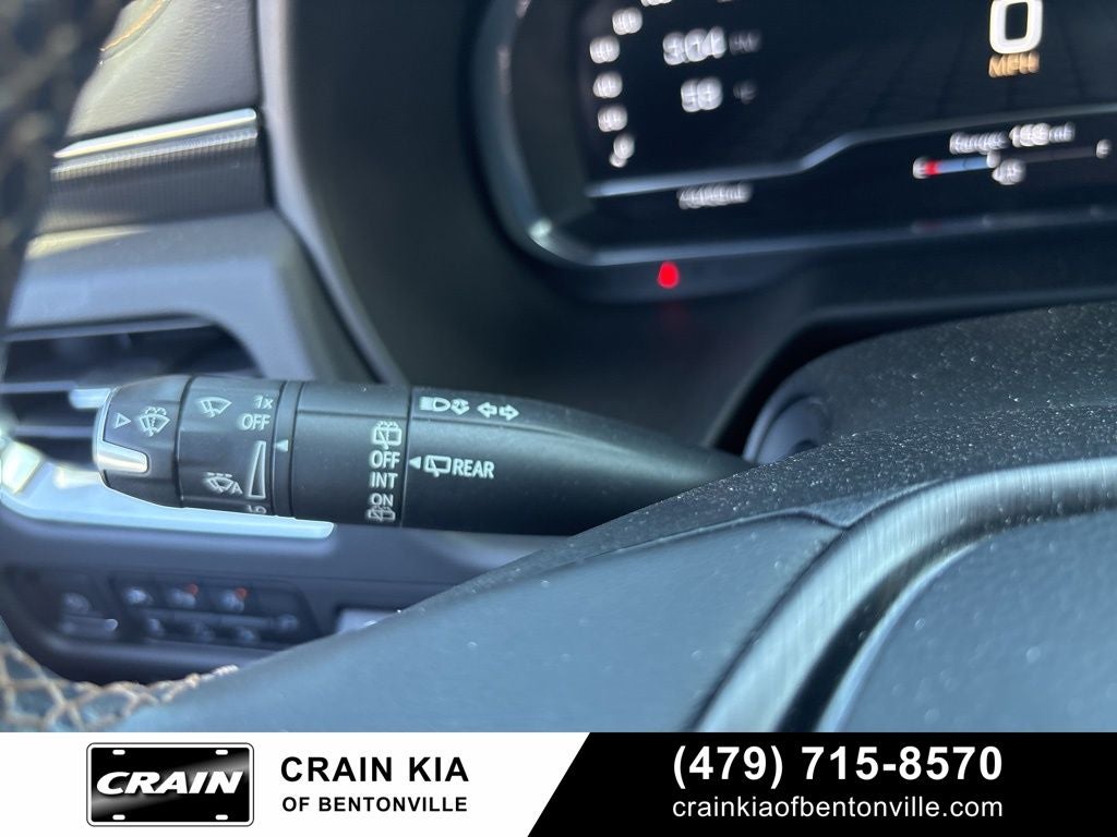 2022 GMC Yukon AT4 - 4WD / PANORAMIC SUNROOF / CLEAN CARFAX