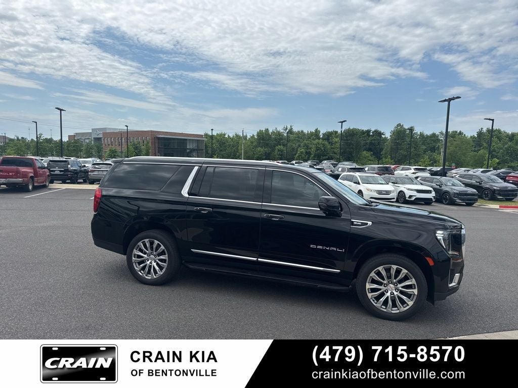 2022 GMC Yukon XL Denali - 4WD / CLEAN CARFAX