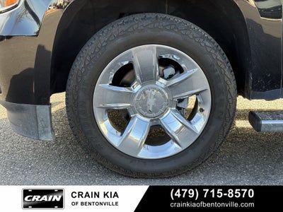 2019 Chevrolet Suburban LT - 4WD / SUNROOF / CLEAN CARFAX