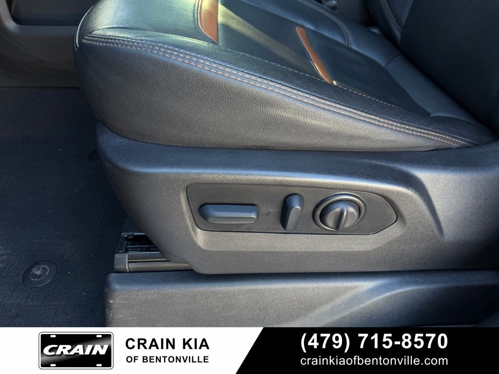 2022 GMC Sierra 2500HD AT4 - 4WD / SUNROOF / CLEAN CARFAX