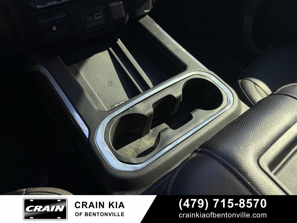 2022 GMC Sierra 2500HD AT4 - 4WD / SUNROOF / CLEAN CARFAX