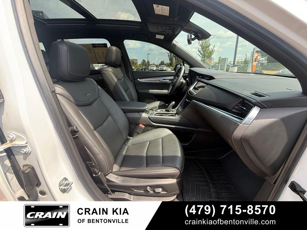2024 Cadillac XT6 Luxury - AWD / PANORAMIC SUNROOF / CLEAN CARFAX