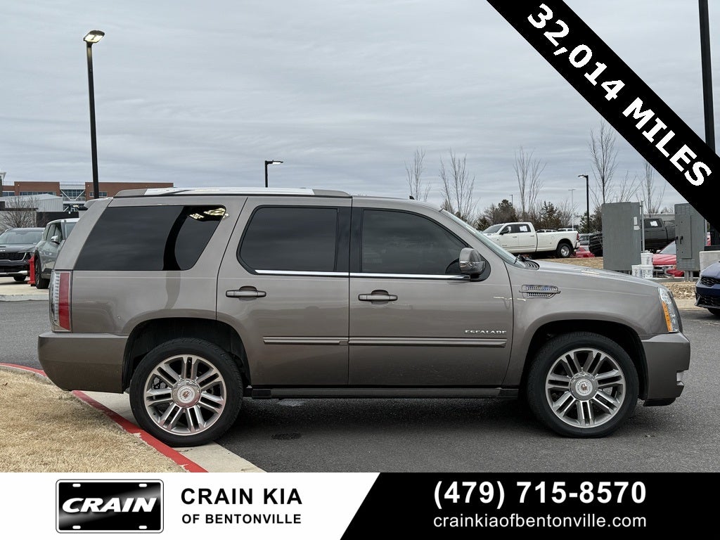 2014 Cadillac Escalade Premium - AWD / CLEAN CARFAX / VERY LOW MILES!