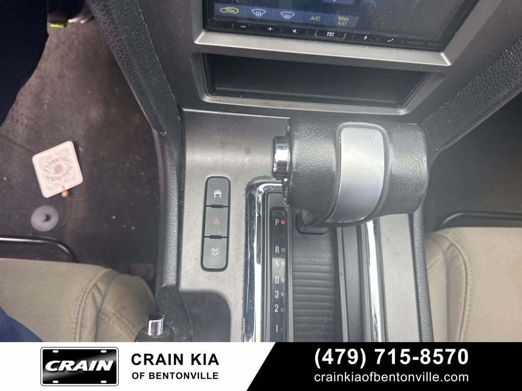 2011 Ford Mustang V6 - CLEAN CARFAX