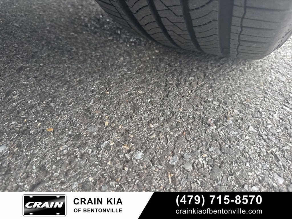 2011 Ford Mustang V6 - CLEAN CARFAX