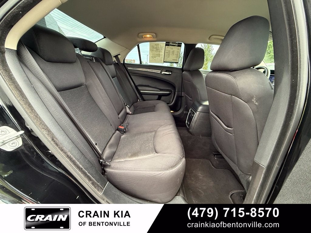 2022 Chrysler 300 Touring - CLEAN CARFAX / ONE OWNER