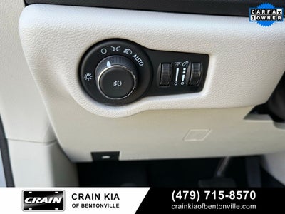 2024 Chrysler Pacifica Touring L - CLEAN CARFAX / ONE OWNER