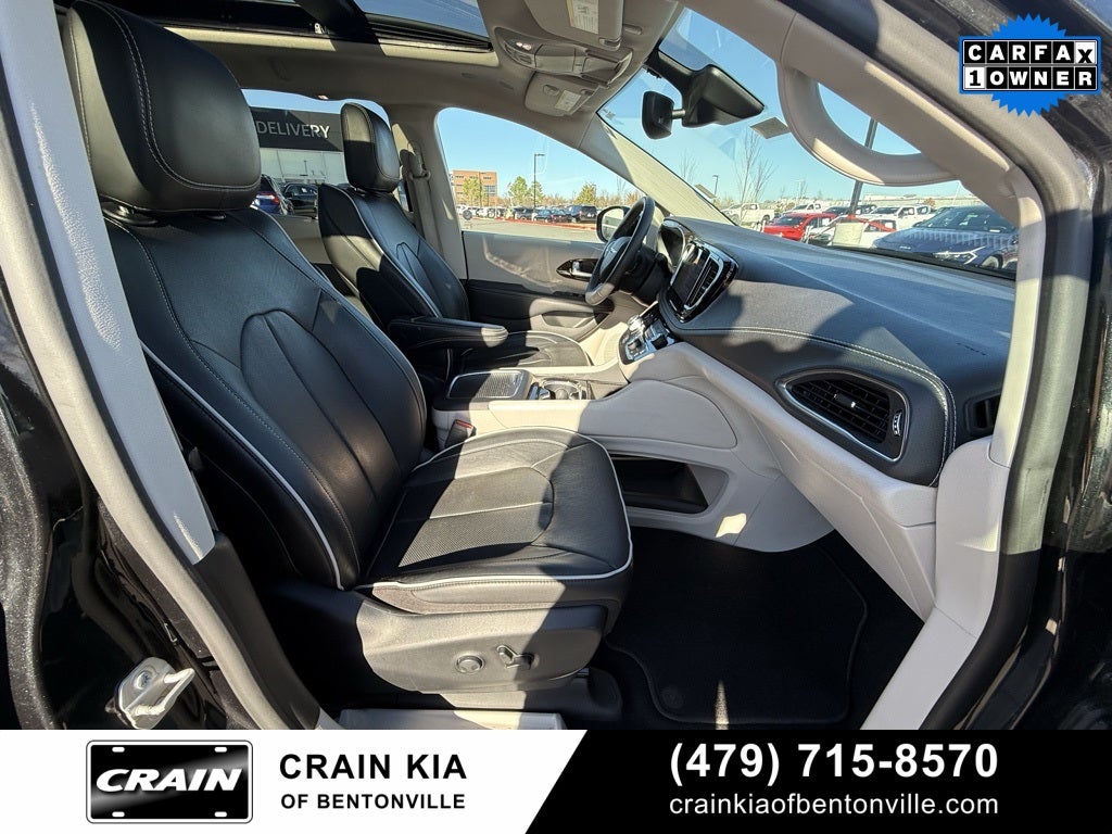 2023 Chrysler Pacifica Limited - PANORAMIC SUNROOF / CARFAX ONE OWNER