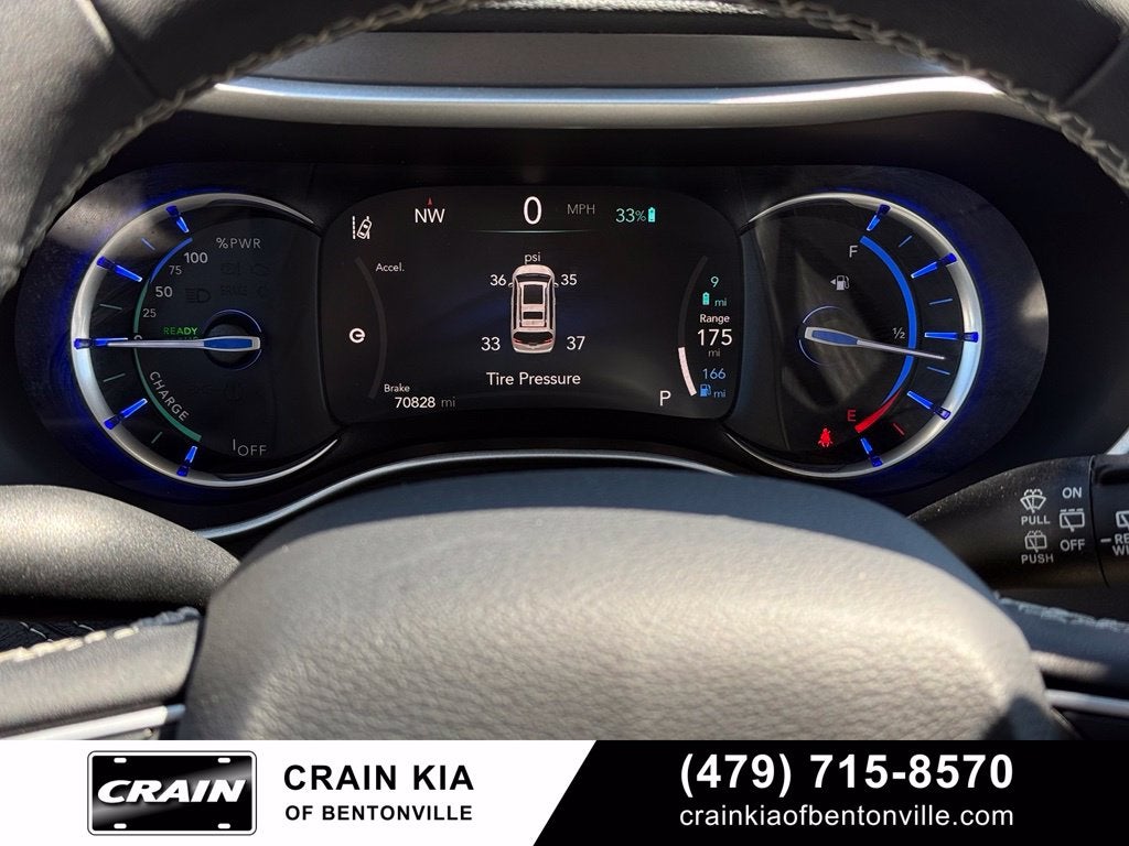 2022 Chrysler Pacifica Hybrid Touring L - CLEAN CARFAX / ONE OWNER