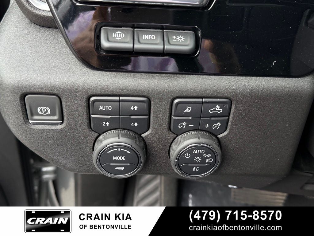 2025 Chevrolet Silverado 2500HD LTZ - 4WD / CLEAN CARFAX / ONE OWNER