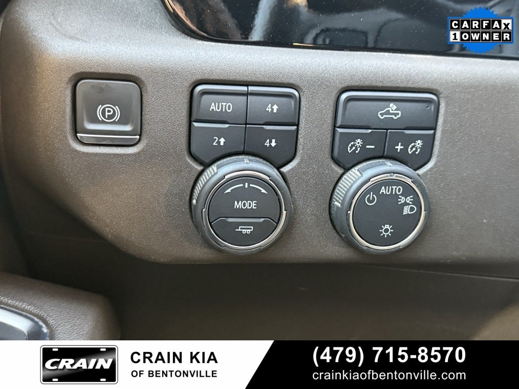 2024 Chevrolet Silverado 1500 LT Z71 - 4WD / CLEAN CARFAX / ONE OWNER