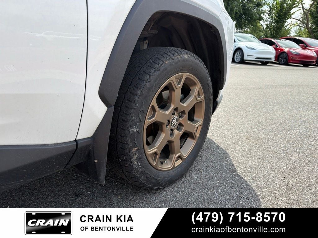 2024 Toyota RAV4 Hybrid Woodland Edition - AWD / CLEAN CARFAX / ONE OWNER