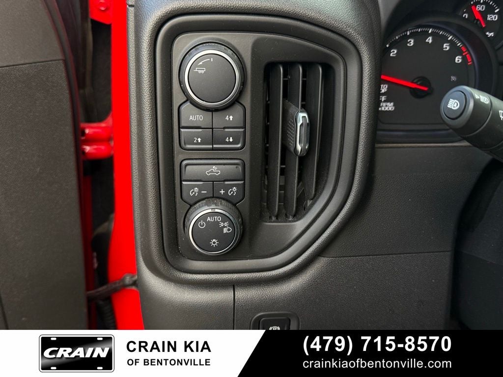 2025 Chevrolet Silverado 1500 Custom Trail Boss - 4WD / CARFAX ONE OWNER