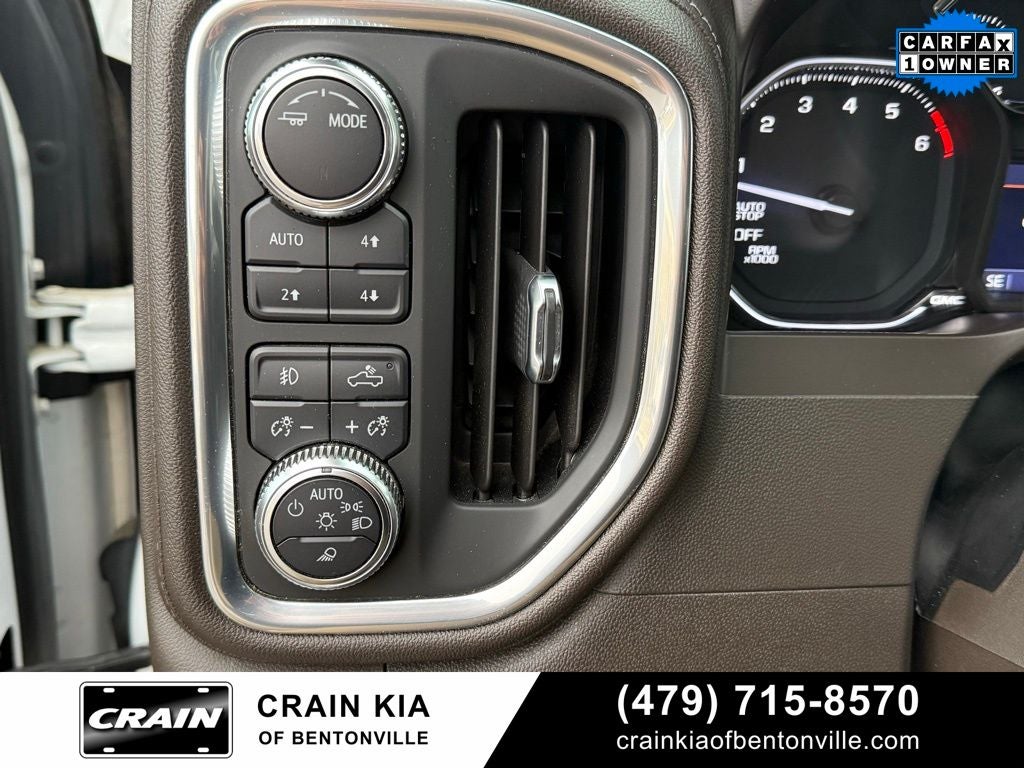 2021 GMC Sierra 1500 SLT - 4WD / CARFAX ONE OWNER