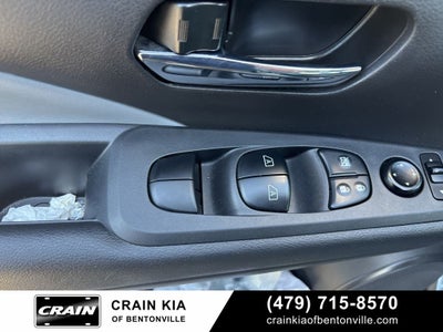 2022 Nissan Kicks SR - CLEAN CARFAX / ONE OWNER