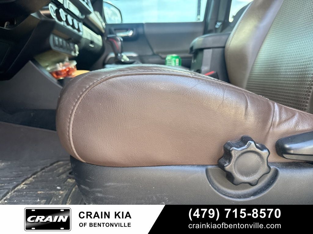 2017 Toyota Tacoma Limited - 4WD / SUNROOF / LIFTED!