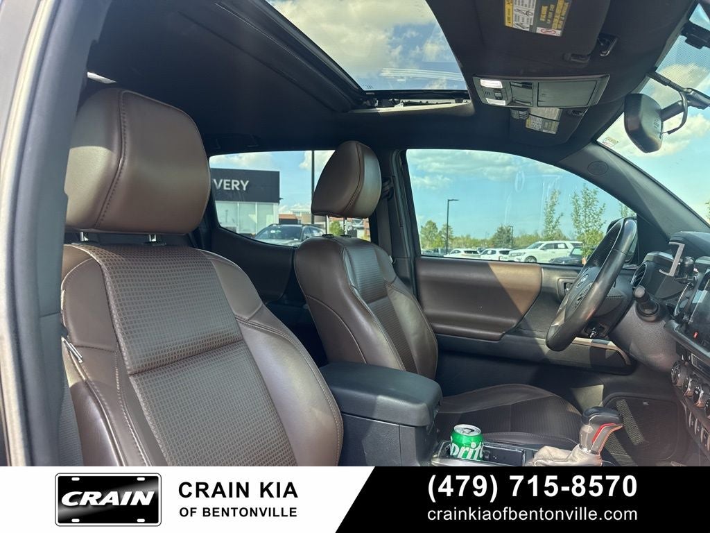 2017 Toyota Tacoma Limited - 4WD / SUNROOF / LIFTED!