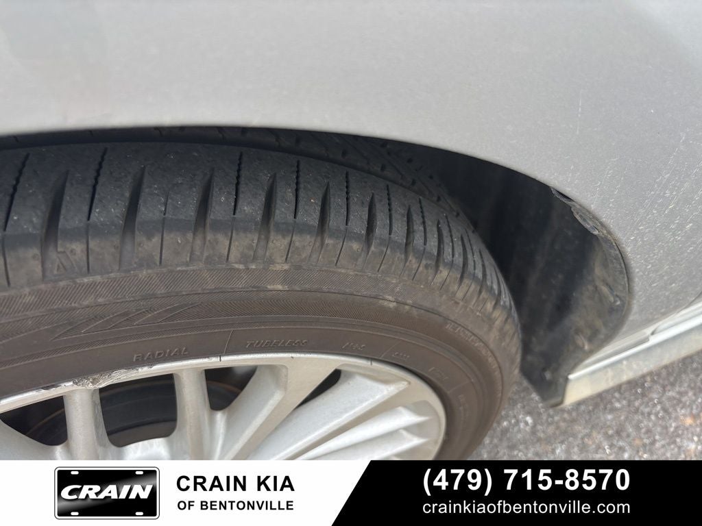 2020 Toyota Camry Hybrid XLE - HYBRID!