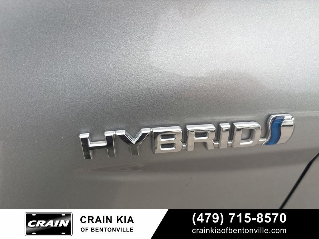 2020 Toyota Camry Hybrid XLE - HYBRID!