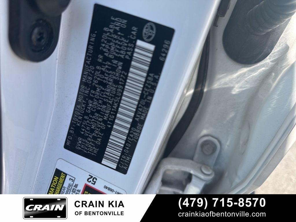 2020 Toyota Camry SE - CLEAN CARFAX / ONE OWNER