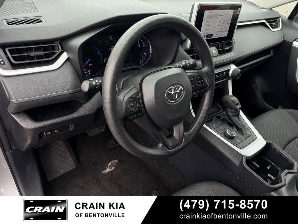 2025 Toyota RAV4 Hybrid XLE - AWD / CLEAN CARFAX / ONE OWNER
