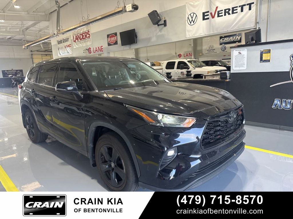 2022 Toyota Highlander LE - AWD