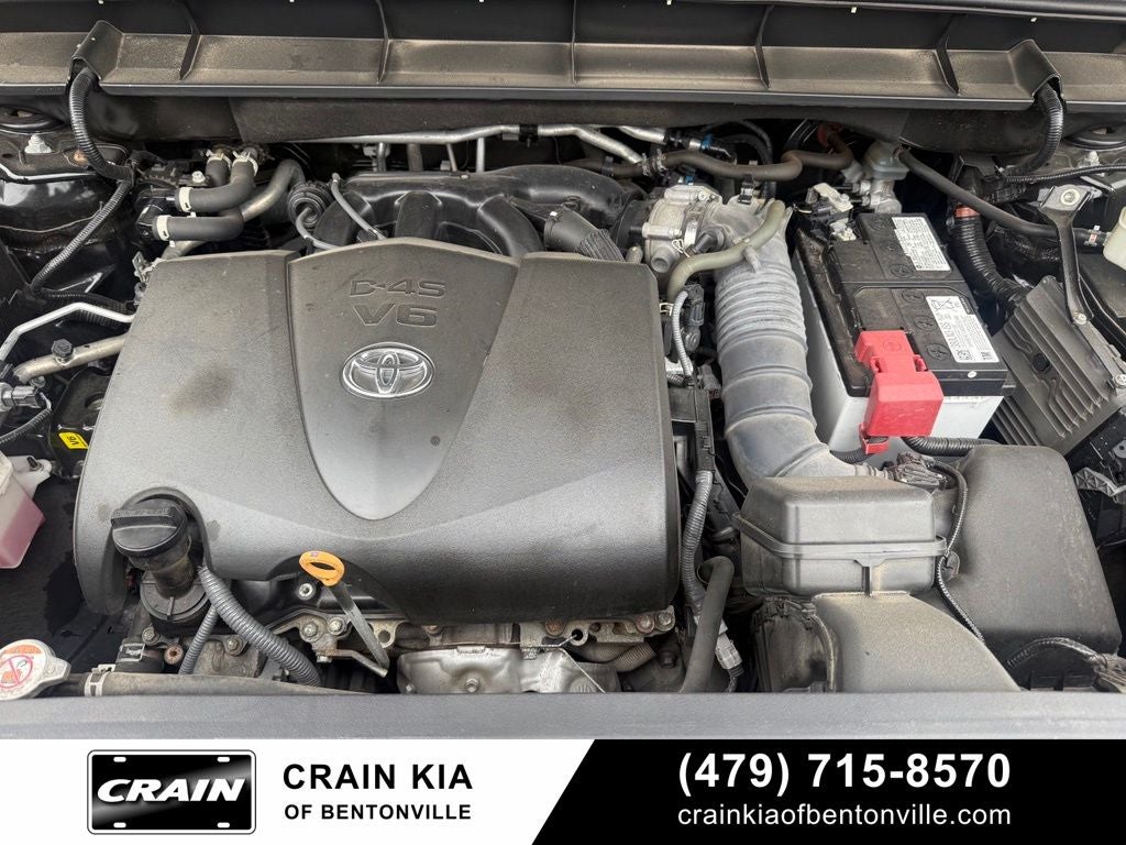 2022 Toyota Highlander LE - AWD