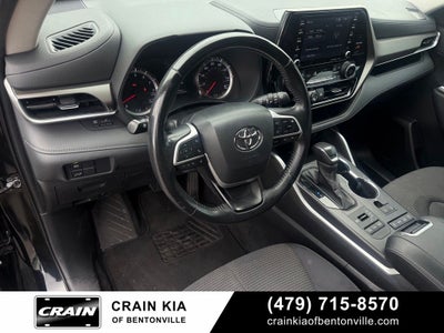 2022 Toyota Highlander LE - AWD