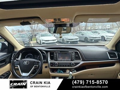 2018 Toyota Highlander Limited Platinum - AWD / PANO ROOF / CAPTAIN'S CHAIRS