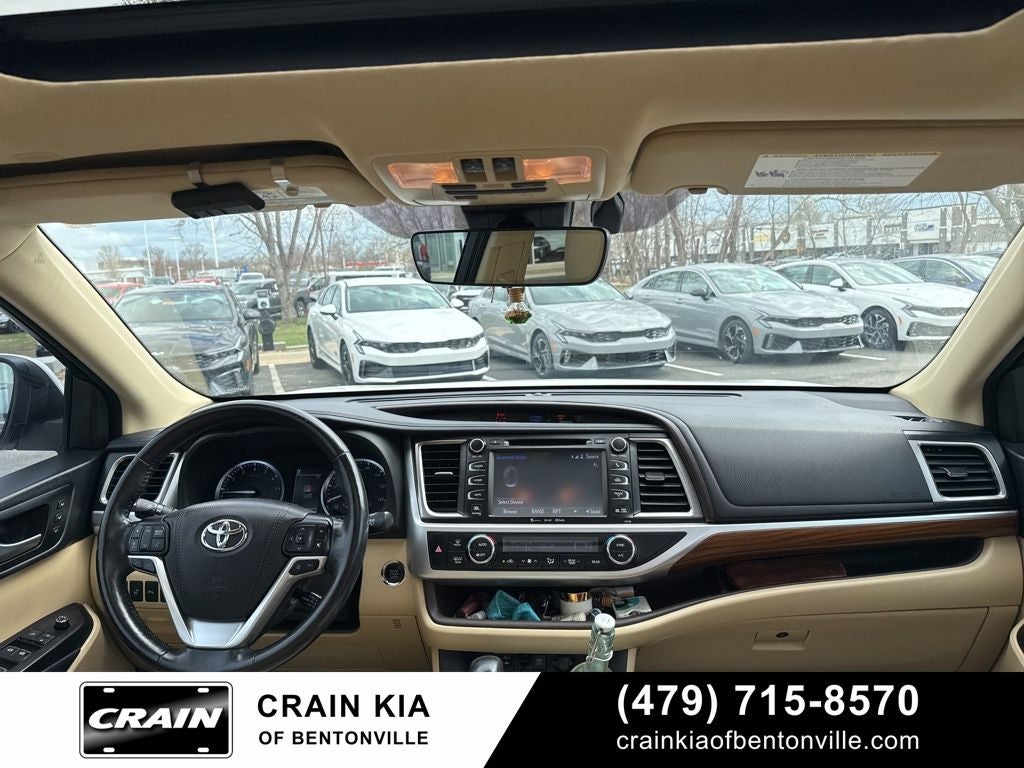 2018 Toyota Highlander Limited Platinum - AWD / PANO ROOF / CAPTAIN'S CHAIRS