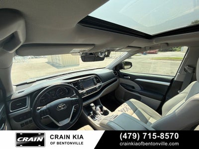 2017 Toyota Highlander XLE - AWD / SUNROOF / CLEAN CARFAX / 1 OWNER
