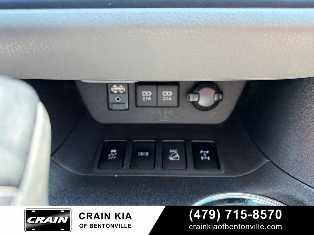 2017 Toyota Highlander XLE - AWD / SUNROOF / CLEAN CARFAX / 1 OWNER